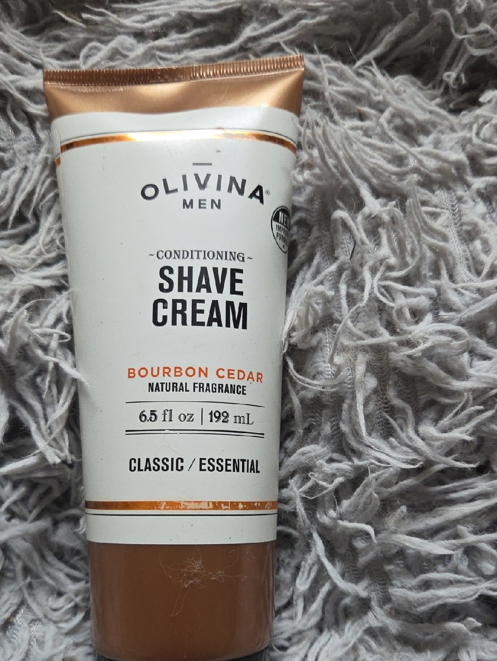 Olivina Men Bourbon Cedar Conditioning Shave Cream - Brown & White